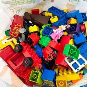 Lego Set 5lbs Of Legos With Characters And Train Pieces